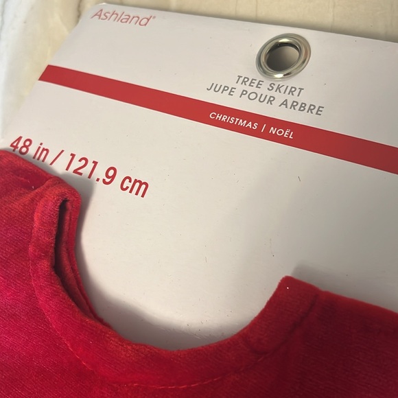 Tree Skirt: Animal Print and Red Velvet Christmas Tree Skirt. New - Picture 5 of 7